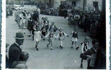 Poch&oacute;d 1 Maja ok. 1950 r.