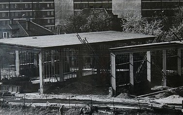 Widok na osiedle Sikorskiego, lata 70 | Czy są państwo w stanie zlokalizować widoczne na fotografii hale? nadesłane przez Muzeum im. Aleksandra Kłosińskiego w Kętach.
