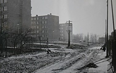 Os. 70- lecia od strony ul. Legion&oacute;w | Ze zbior&oacute;wz Muzeum im. Aleksandra Kłosińskiego w Kętach.