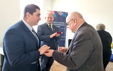 Uhonorowani Złotą Odznaką Zasłużony dla PZN OM 44