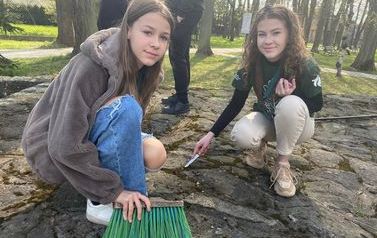 Sfora Zielonego Doktora oraz 13 DH Dęby 15