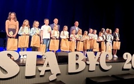 Laureaci konkursu "Artystą być... 2021" nagrodzeni 17