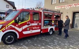 W&oacute;z strażacki OSP Łęki 24