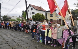 Odsłonięcie odnowionego pomnika i Dzień Patrona w Szkole Podstawowej w Nowej Wsi 77