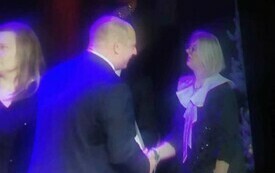 Małgorzata Dudek z Integracyjnego Klubu Rękodzieła Artystycznego IKRA ze specjalnym wyr&oacute;żnieniem. Gratulujemy! 7