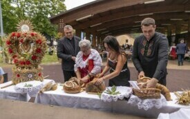 Dożynkowy nastał czas: Święto Plon&oacute;w w Bulowicach 2024 27