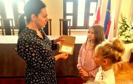 Uczniowie z Malca z wizytą w kęckim magistracie (52)