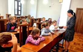 Uczniowie z Malca z wizytą w kęckim magistracie (51)