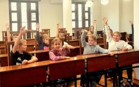 Uczniowie z Malca z wizytą w kęckim magistracie (49)
