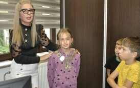 Uczniowie z Malca z wizytą w kęckim magistracie (42)