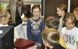 Uczniowie z Malca z wizytą w kęckim magistracie (38)