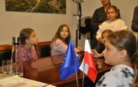 Uczniowie z Malca z wizytą w kęckim magistracie (25)