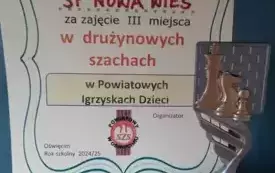 III MIEJSCE W POWIECIE W SZACHACH (11)