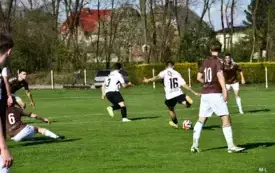 Jajeczko, żurek i&hellip; remis w hicie V ligi: Podsumowanie piłkarskiego weekendu w gminie Kęty 25