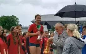 Drużyna dziewcząt z SP 2 Kęty zdobywa srebro w Małopolskiej Drużynowej Lidze LA 11