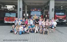 Wizyta uczni&oacute;w klas drugich ze Szkoły Podstawowej w Kętach Podlesiu w Komendzie Państwowej Straży Pożarnej 6