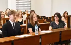 Laureaci og&oacute;lnopolskiego konkursu &bdquo;Żywności nie marnuję, planetę szanuję&rdquo; z wizytą w UG Kęty 3