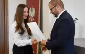 Laureaci og&oacute;lnopolskiego konkursu &bdquo;Żywności nie marnuję, planetę szanuję&rdquo; z wizytą w UG Kęty 16