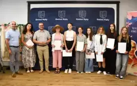 Finalistki Krajowego Czw&oacute;rboju Lekkoatletycznego uhonorowane przez Burmistrza Gminy Kęty 1
