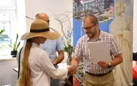 Finalistki Krajowego Czw&oacute;rboju Lekkoatletycznego uhonorowane przez Burmistrza Gminy Kęty 3