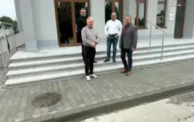 Nowe schody i podjazd &ndash; ważna inwestycja zrealizowana przy domu pogrzebowym 3