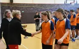 Zawody o Puchar Burmistrza w koszyk&oacute;wkę dla szk&oacute;ł podstawowych rozegrane 9