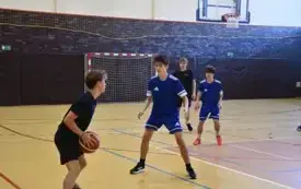 Zawody o Puchar Burmistrza w koszyk&oacute;wkę dla szk&oacute;ł podstawowych rozegrane 15