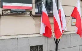 Uroczyste obchody Święta Niepodległości na kęckim Rynku 7