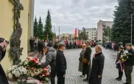 Uroczyste obchody Święta Niepodległości na kęckim Rynku 14