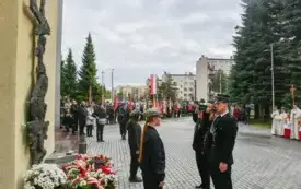 Uroczyste obchody Święta Niepodległości na kęckim Rynku 20