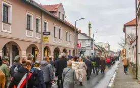 Uroczyste obchody Święta Niepodległości na kęckim Rynku 35