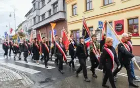 Uroczyste obchody Święta Niepodległości na kęckim Rynku 46