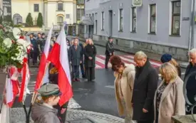 Uroczyste obchody Święta Niepodległości na kęckim Rynku 56