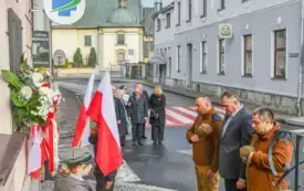 Uroczyste obchody Święta Niepodległości na kęckim Rynku 63