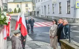 Uroczyste obchody Święta Niepodległości na kęckim Rynku 65