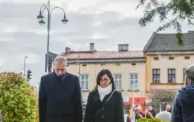 Uroczyste obchody Święta Niepodległości na kęckim Rynku 72