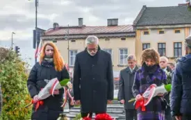 Uroczyste obchody Święta Niepodległości na kęckim Rynku 82