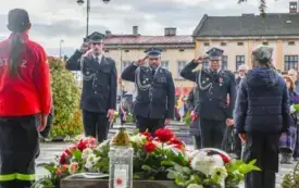 Uroczyste obchody Święta Niepodległości na kęckim Rynku 84