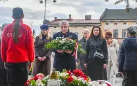 Uroczyste obchody Święta Niepodległości na kęckim Rynku 89