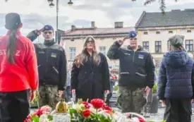 Uroczyste obchody Święta Niepodległości na kęckim Rynku 90