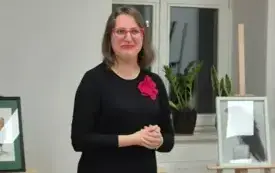 Wernisaż wystawy &bdquo;Raz farbą, raz kredką, raz tuszem&rdquo; 5