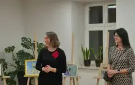 Wernisaż wystawy &bdquo;Raz farbą, raz kredką, raz tuszem&rdquo; 11