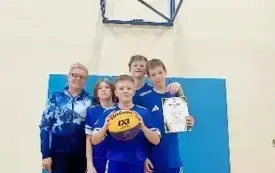 Wicemistrzowie w Powiatowych Igrzyskach Dzieci w Koszyk&oacute;wce 3x3 Chłopc&oacute;w 1