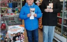 Uczniowie z Nowej Wsi przeprowadzili Świąteczną Zbi&oacute;rkę Żywności 10