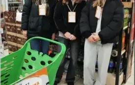 Uczniowie z Nowej Wsi przeprowadzili Świąteczną Zbi&oacute;rkę Żywności 12