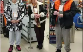 Uczniowie z Nowej Wsi przeprowadzili Świąteczną Zbi&oacute;rkę Żywności 14