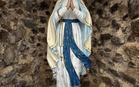 Konserwacja murowanej kapliczki z figurą Madonny w Kętach zakończona 1