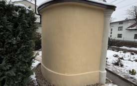 Konserwacja murowanej kapliczki z figurą Madonny w Kętach zakończona 2