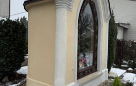 Konserwacja murowanej kapliczki z figurą Madonny w Kętach zakończona 7