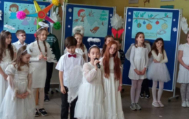 Koncert dla Babć i Dziadk&oacute;w w SP nr 2 w Kętach 11